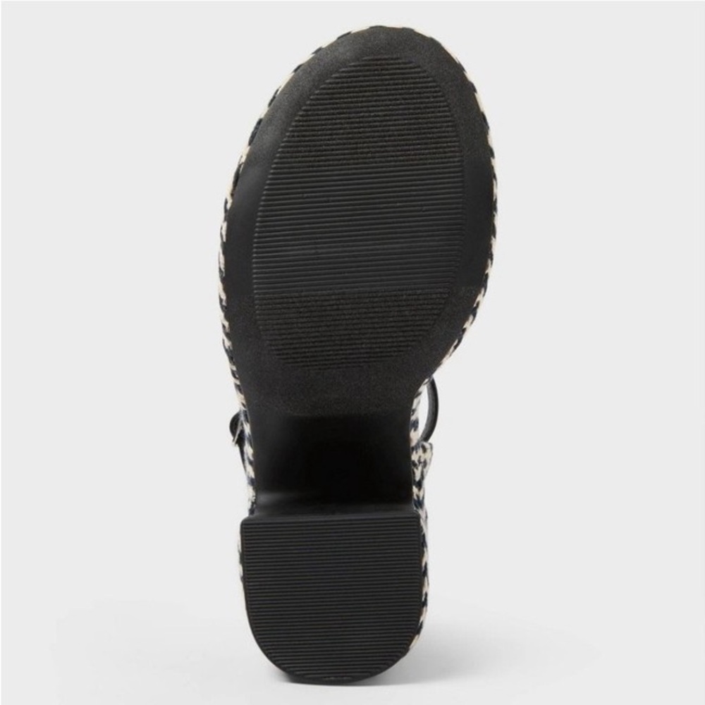 Madeline Woven Platform Sandal Heels with Memory Foam Insole - Universal Thread - Picture 4 of 8